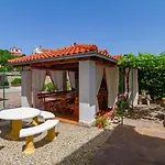 아파트 With Parking Space Palit, Rab - 24376 *