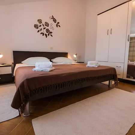 דירה With Parking Space Palit, Rab - 24376 ראב